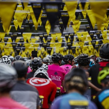 Package : Etape du Tour de France Alpe d'Huez - 2 nights in Private Chalet + BIB - 2026